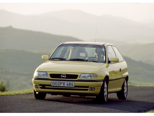 Характеристики автомобиля Opel Astra 1.4Si MT GLS (08.1994 - 03.1996): фото, вместимость, скорость, двигатель, топливо, масса, отзывы