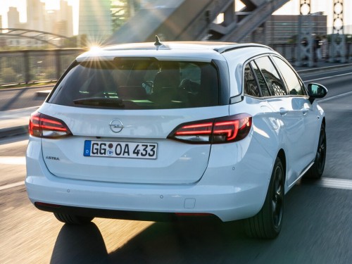 Характеристики автомобиля Opel Astra 1.2 Turbo MT GS Line (09.2019 - 12.2019): фото, вместимость, скорость, двигатель, топливо, масса, отзывы