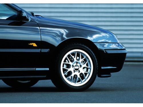 Характеристики автомобиля Opel Calibra 2.0i 16V MT Keke Rosberg Edition (10.1994 - 02.1995): фото, вместимость, скорость, двигатель, топливо, масса, отзывы