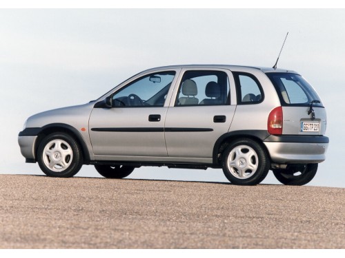 Характеристики автомобиля Opel Corsa 1.2i-16V AT Strada (09.1997 - 09.2000): фото, вместимость, скорость, двигатель, топливо, масса, отзывы