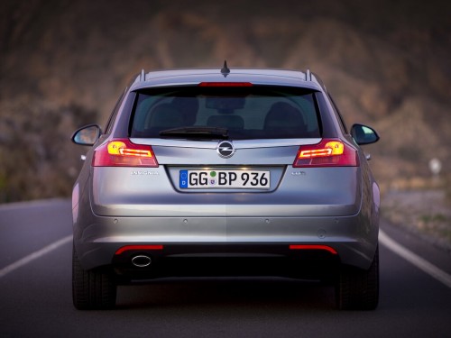 Характеристики автомобиля Opel Insignia 1.4 LPG MT Selection (11.2012 - 06.2013): фото, вместимость, скорость, двигатель, топливо, масса, отзывы