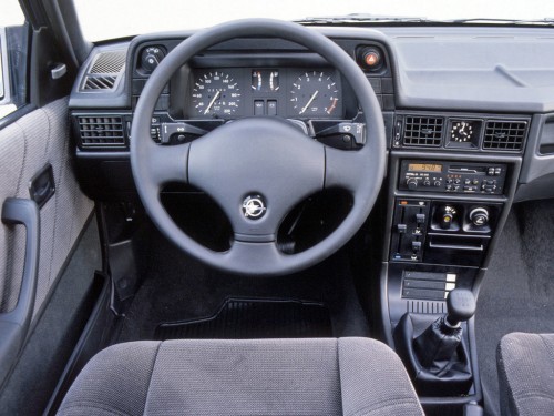 Характеристики автомобиля Opel Kadett 1.5 TD MT LS (02.1989 - 01.1991): фото, вместимость, скорость, двигатель, топливо, масса, отзывы