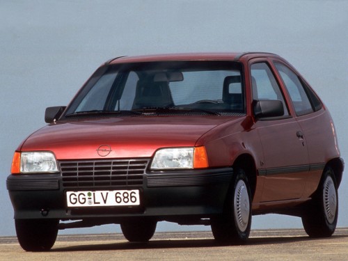 Характеристики автомобиля Opel Kadett 1.3 MT GL (08.1984 - 01.1988): фото, вместимость, скорость, двигатель, топливо, масса, отзывы