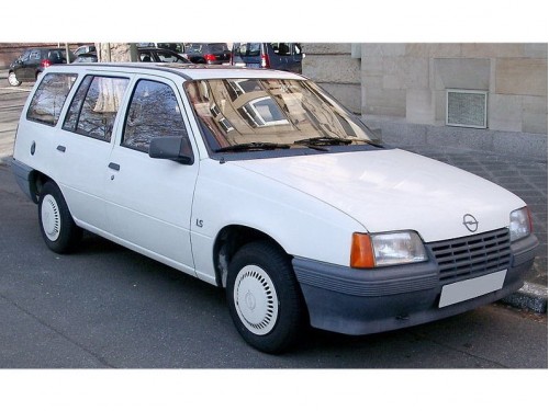 Характеристики автомобиля Opel Kadett 1.6 D MT GL (09.1985 - 09.1987): фото, вместимость, скорость, двигатель, топливо, масса, отзывы