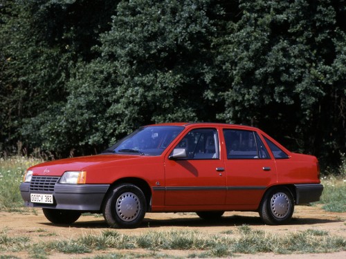 Характеристики автомобиля Opel Kadett 1.3 MT LS (09.1987 - 01.1989): фото, вместимость, скорость, двигатель, топливо, масса, отзывы