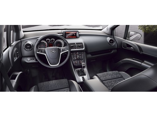 Характеристики автомобиля Opel Meriva 1.4 MT Drive (08.2014 - 03.2015): фото, вместимость, скорость, двигатель, топливо, масса, отзывы