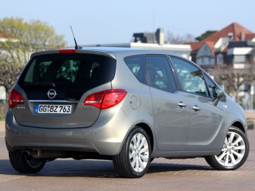 Характеристики автомобиля Opel Meriva 1.4 MT Design Edition (01.2013 - 02.2014): фото, вместимость, скорость, двигатель, топливо, масса, отзывы
