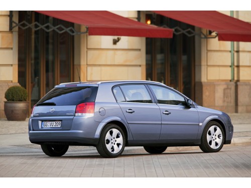 Характеристики автомобиля Opel Signum 1.9 CDTI MT (02.2003 - 08.2005): фото, вместимость, скорость, двигатель, топливо, масса, отзывы