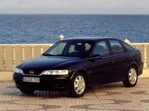 Характеристики автомобиля Opel Vectra 1.6 MT Comfort (08.2000 - 07.2001): фото, вместимость, скорость, двигатель, топливо, масса, отзывы