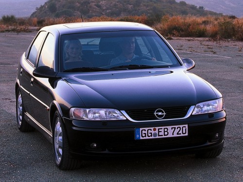 Характеристики автомобиля Opel Vectra 1.6 AT Selection (07.2001 - 02.2002): фото, вместимость, скорость, двигатель, топливо, масса, отзывы