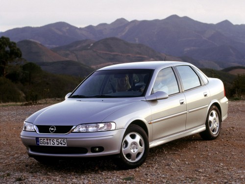 Характеристики автомобиля Opel Vectra 1.6 AT Comfort (08.2000 - 07.2001): фото, вместимость, скорость, двигатель, топливо, масса, отзывы