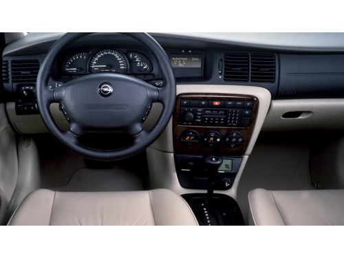 Характеристики автомобиля Opel Vectra 1.6 MT Comfort (06.2000 - 04.2003): фото, вместимость, скорость, двигатель, топливо, масса, отзывы