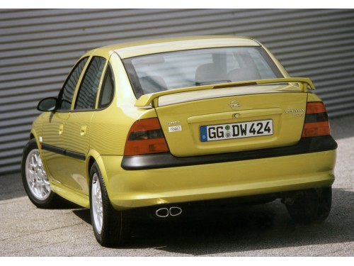 Характеристики автомобиля Opel Vectra 1.8 AT GL (10.1995 - 02.1999): фото, вместимость, скорость, двигатель, топливо, масса, отзывы