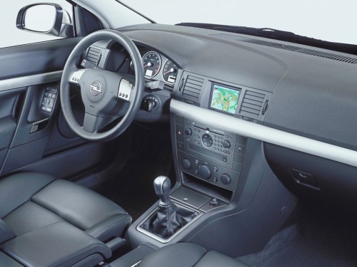 Характеристики автомобиля Opel Vectra 1.8 MT GTS (01.2005 - 11.2005): фото, вместимость, скорость, двигатель, топливо, масса, отзывы