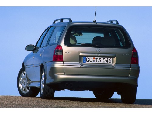Характеристики автомобиля Opel Vectra 1.6 AT Sport (03.1999 - 07.2000): фото, вместимость, скорость, двигатель, топливо, масса, отзывы