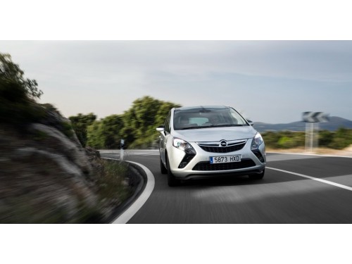 Характеристики автомобиля Opel Zafira 1.4 Turbo AT Active (11.2013 - 10.2014): фото, вместимость, скорость, двигатель, топливо, масса, отзывы
