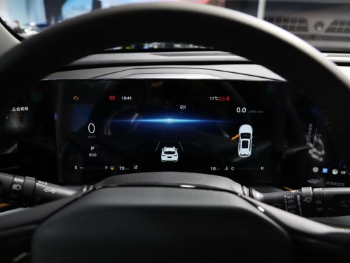Характеристики автомобиля Oshan X5 Plus 1.5 AMT Wisdom AI (12.2022 - н.в.): фото, вместимость, скорость, двигатель, топливо, масса, отзывы