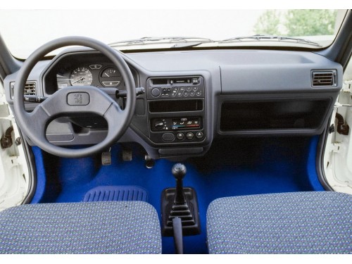 Характеристики автомобиля Peugeot 106 1.4 MT Ace (01.1993 - 11.1994): фото, вместимость, скорость, двигатель, топливо, масса, отзывы