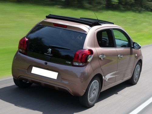 Характеристики автомобиля Peugeot 108 1.0 VTi MT Active (04.2018 - 12.2021): фото, вместимость, скорость, двигатель, топливо, масса, отзывы