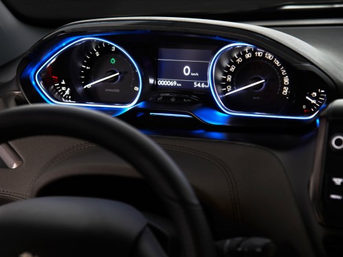 Характеристики автомобиля Peugeot 2008 1.6 MT Active (02.2014 - 12.2014): фото, вместимость, скорость, двигатель, топливо, масса, отзывы
