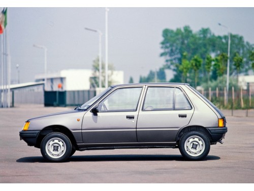 Характеристики автомобиля Peugeot 205 1.1 MT GL (02.1983 - 09.1988): фото, вместимость, скорость, двигатель, топливо, масса, отзывы