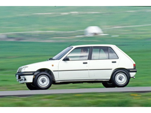 Характеристики автомобиля Peugeot 205 1.6 MT XS (10.1990 - 06.1996): фото, вместимость, скорость, двигатель, топливо, масса, отзывы