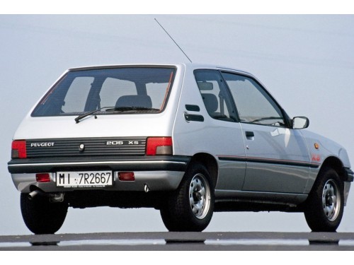 Характеристики автомобиля Peugeot 205 1.0 MT XE (10.1990 - 01.1992): фото, вместимость, скорость, двигатель, топливо, масса, отзывы