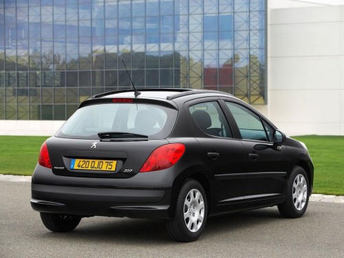 Характеристики автомобиля Peugeot 207 1.4 MT Filou (03.2007 - 06.2009): фото, вместимость, скорость, двигатель, топливо, масса, отзывы