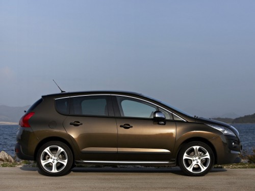 Характеристики автомобиля Peugeot 3008 1.6 HDi AT Active (06.2012 - 12.2013): фото, вместимость, скорость, двигатель, топливо, масса, отзывы
