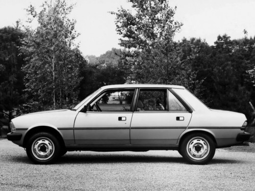 Характеристики автомобиля Peugeot 305 1.5 MT GL (11.1977 - 07.1982): фото, вместимость, скорость, двигатель, топливо, масса, отзывы