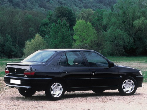 Характеристики автомобиля Peugeot 306 1.8d MT SLd (05.1997 - 09.2000): фото, вместимость, скорость, двигатель, топливо, масса, отзывы