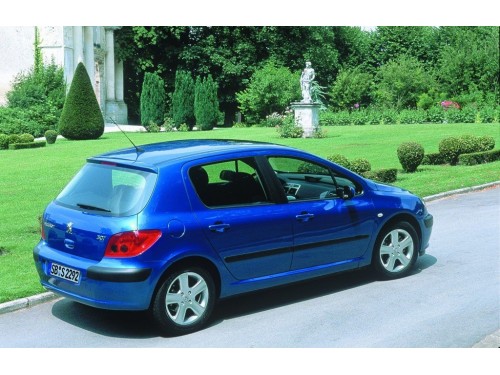 Характеристики автомобиля Peugeot 307 2.0 HDi MT Base (01.2001 - 04.2005): фото, вместимость, скорость, двигатель, топливо, масса, отзывы