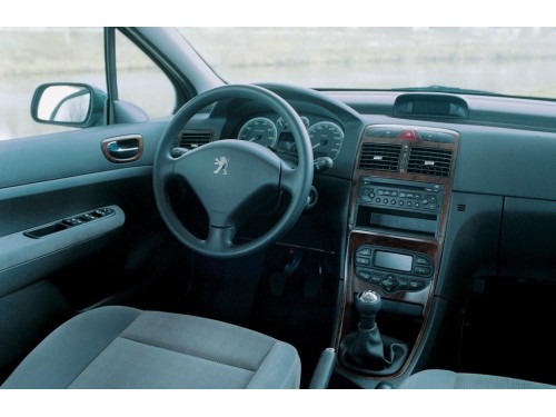 Характеристики автомобиля Peugeot 307 2.0 MT Sport (04.2001 - 04.2005): фото, вместимость, скорость, двигатель, топливо, масса, отзывы