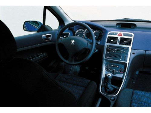 Характеристики автомобиля Peugeot 307 1.6 AT Tendance (04.2001 - 04.2005): фото, вместимость, скорость, двигатель, топливо, масса, отзывы