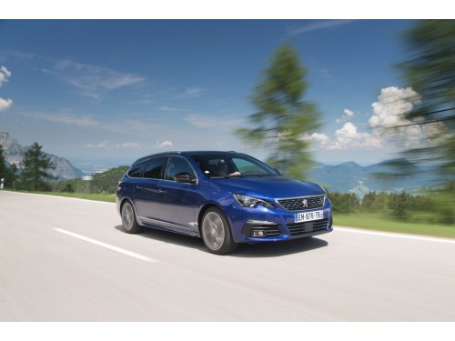 Характеристики автомобиля Peugeot 308 1.5 BlueHDi AT (12.2017 - 09.2021): фото, вместимость, скорость, двигатель, топливо, масса, отзывы