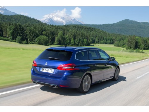 Характеристики автомобиля Peugeot 308 1.5 BlueHDi AT (12.2017 - 09.2021): фото, вместимость, скорость, двигатель, топливо, масса, отзывы
