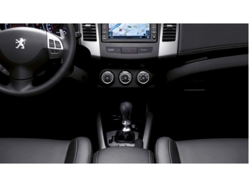 Характеристики автомобиля Peugeot 4007 2.0 MT 4x2 Active (02.2008 - 11.2012): фото, вместимость, скорость, двигатель, топливо, масса, отзывы