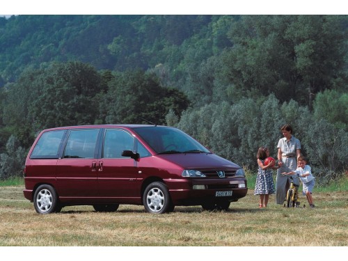 Характеристики автомобиля Peugeot 806 2.0 MT SR (10.1998 - 12.2001): фото, вместимость, скорость, двигатель, топливо, масса, отзывы
