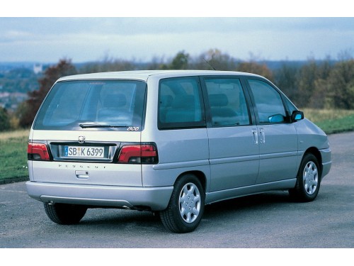 Характеристики автомобиля Peugeot 806 2.0 MT ST (12.2001 - 05.2002): фото, вместимость, скорость, двигатель, топливо, масса, отзывы
