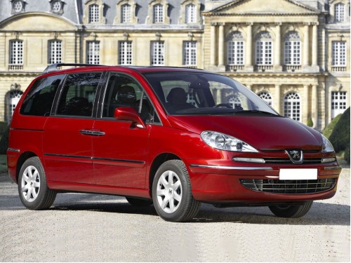 Характеристики автомобиля Peugeot 807 2.0 MT (02.2008 - 01.2010): фото, вместимость, скорость, двигатель, топливо, масса, отзывы