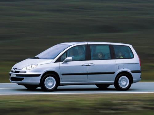 Характеристики автомобиля Peugeot 807 2.0 AT (01.2005 - 01.2008): фото, вместимость, скорость, двигатель, топливо, масса, отзывы