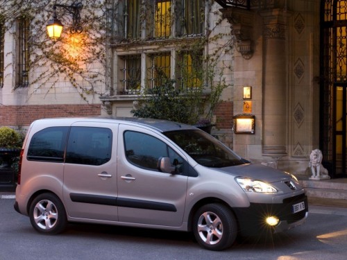 Характеристики автомобиля Peugeot Partner Tepee 1.6 HDi MT Active (01.2008 - 03.2012): фото, вместимость, скорость, двигатель, топливо, масса, отзывы
