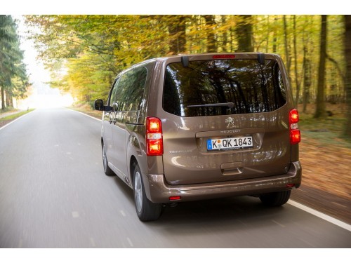 Характеристики автомобиля Peugeot Traveller 1.6 HDi MT Standard Active (05.2018 - 11.2020): фото, вместимость, скорость, двигатель, топливо, масса, отзывы