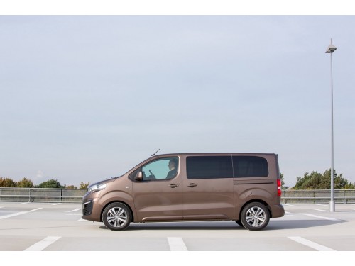 Характеристики автомобиля Peugeot Traveller 2.0 HDi AT Standard Active (07.2017 - 02.2019): фото, вместимость, скорость, двигатель, топливо, масса, отзывы