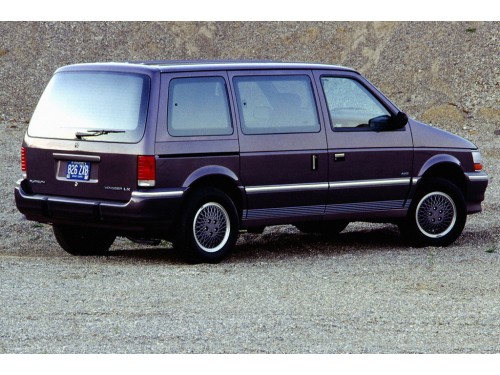 Характеристики автомобиля Plymouth Voyager 2.5 AT FWD 5-passenger Base (08.1990 - 08.1995): фото, вместимость, скорость, двигатель, топливо, масса, отзывы