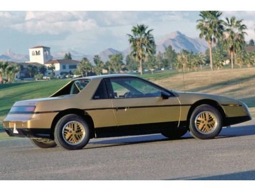 Характеристики автомобиля Pontiac Fiero 2.8 AT Fiero GT (01.1985 - 12.1985): фото, вместимость, скорость, двигатель, топливо, масса, отзывы