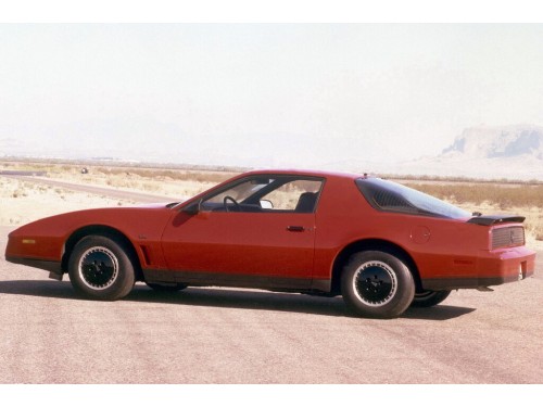 Характеристики автомобиля Pontiac Firebird 2.8 AT Firebird S/E (11.1984 - 10.1985): фото, вместимость, скорость, двигатель, топливо, масса, отзывы