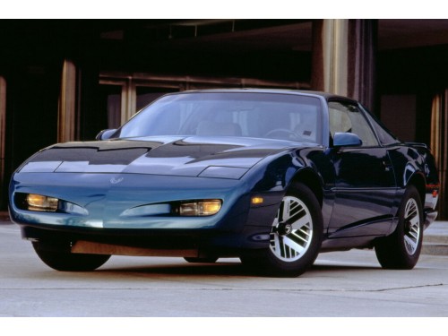 Характеристики автомобиля Pontiac Firebird 5.0 MT Firebird Formula (05.1990 - 06.1992): фото, вместимость, скорость, двигатель, топливо, масса, отзывы