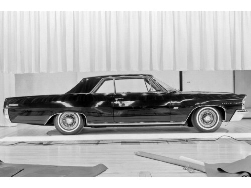 Характеристики автомобиля Pontiac Grand Prix 6.4 AT Grand Prix 389 (10.1962 - 09.1963): фото, вместимость, скорость, двигатель, топливо, масса, отзывы