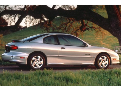Характеристики автомобиля Pontiac Sunfire 2.4 MT Sunfire GT (07.1999 - 11.2002): фото, вместимость, скорость, двигатель, топливо, масса, отзывы
